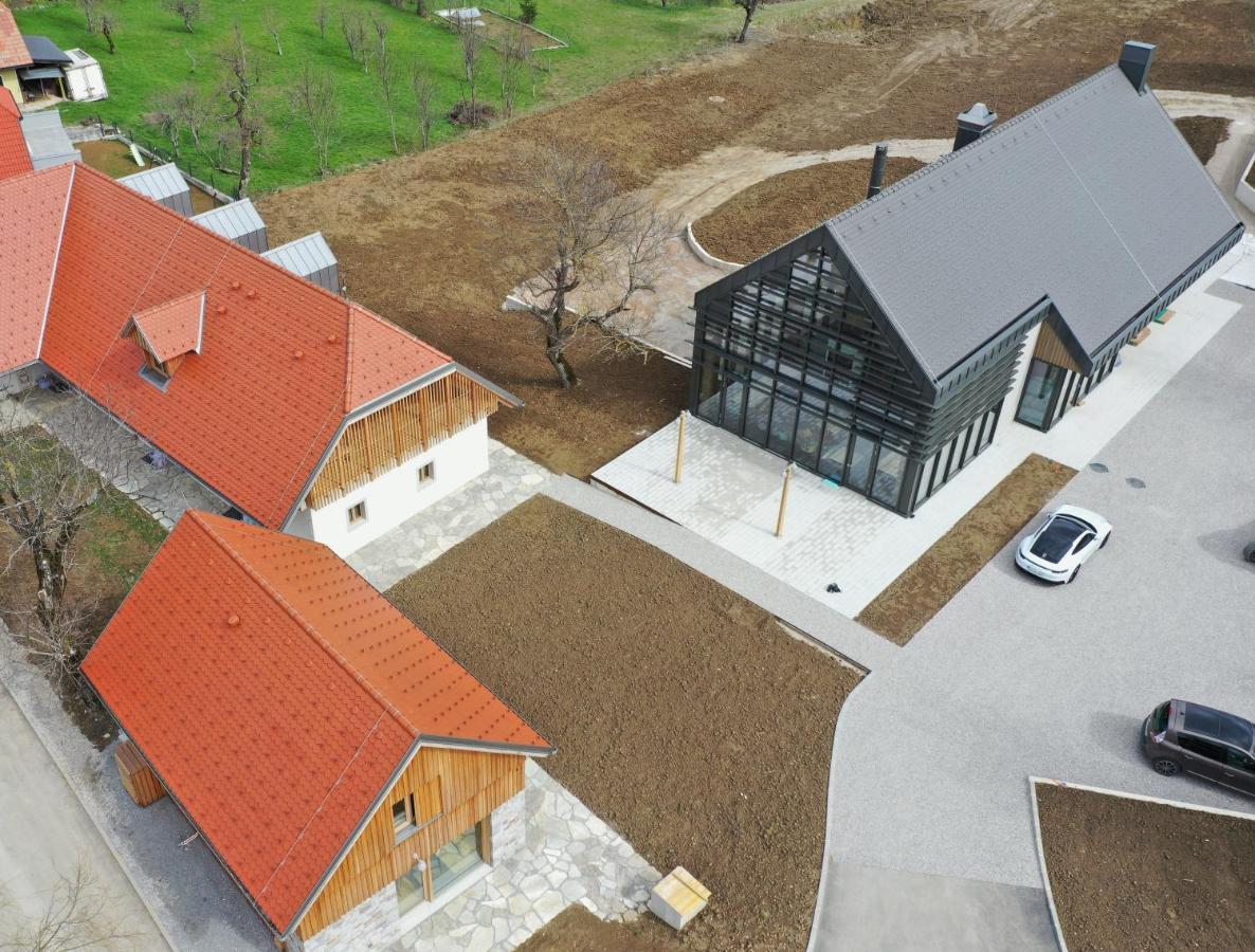 Pira Hotel Postojna Exterior foto